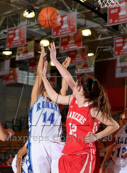 Thumbnail 2 in Orange Lutheran vs. Rialto (Nike Extravaganza) photogallery.
