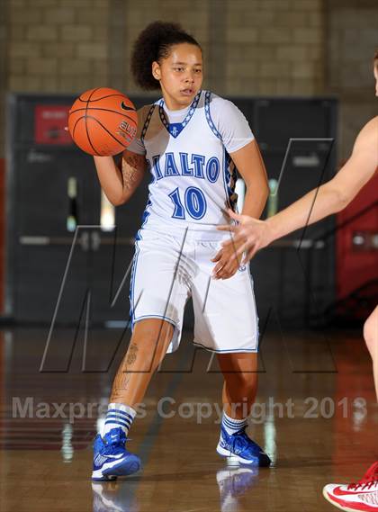 Thumbnail 2 in Orange Lutheran vs. Rialto (Nike Extravaganza) photogallery.