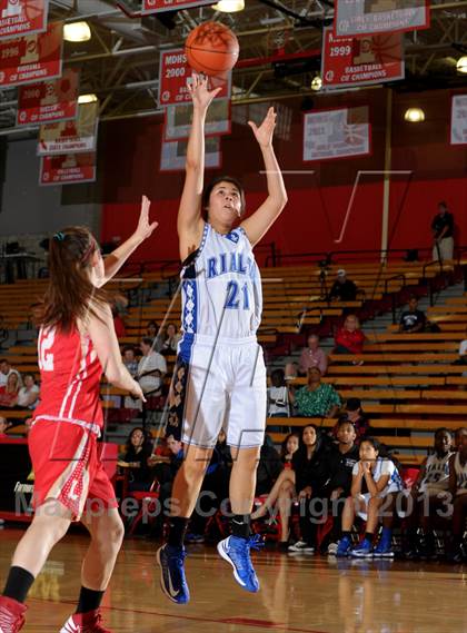 Thumbnail 3 in Orange Lutheran vs. Rialto (Nike Extravaganza) photogallery.