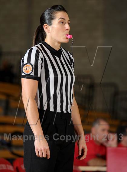Thumbnail 3 in Orange Lutheran vs. Rialto (Nike Extravaganza) photogallery.