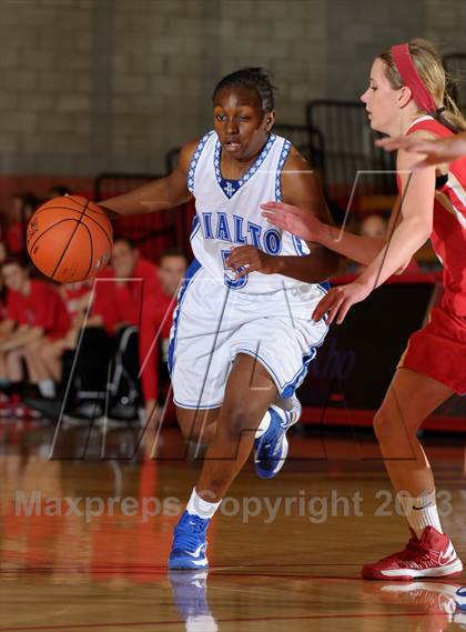 Thumbnail 3 in Orange Lutheran vs. Rialto (Nike Extravaganza) photogallery.