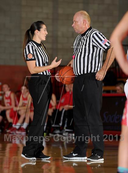 Thumbnail 3 in Orange Lutheran vs. Rialto (Nike Extravaganza) photogallery.