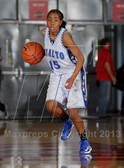 Thumbnail 1 in Orange Lutheran vs. Rialto (Nike Extravaganza) photogallery.