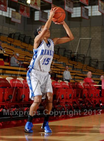 Thumbnail 1 in Orange Lutheran vs. Rialto (Nike Extravaganza) photogallery.