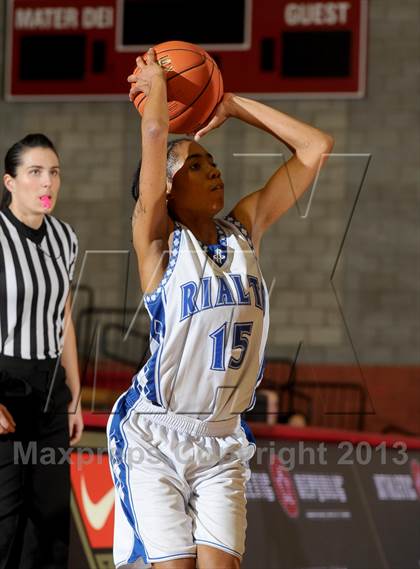 Thumbnail 1 in Orange Lutheran vs. Rialto (Nike Extravaganza) photogallery.