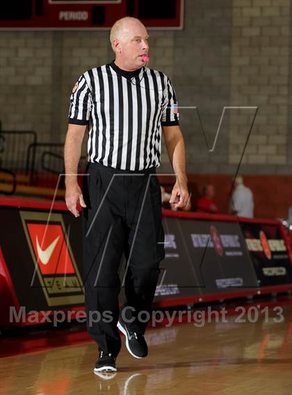Thumbnail 3 in Orange Lutheran vs. Rialto (Nike Extravaganza) photogallery.