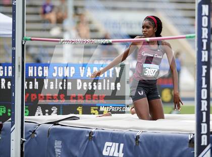 Thumbnail 2 in FHSAA Class 4A Final (High Jump) photogallery.