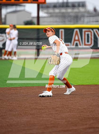 Thumbnail 3 in Caldwell vs Taylor photogallery.