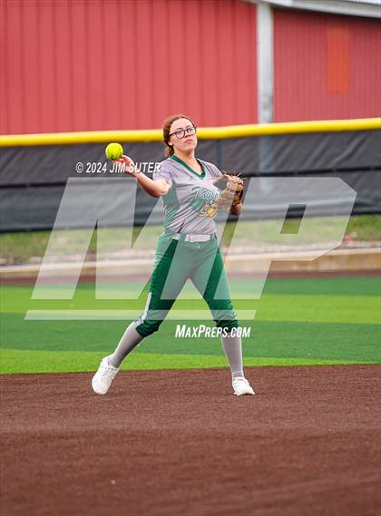 Thumbnail 2 in Caldwell vs Taylor photogallery.