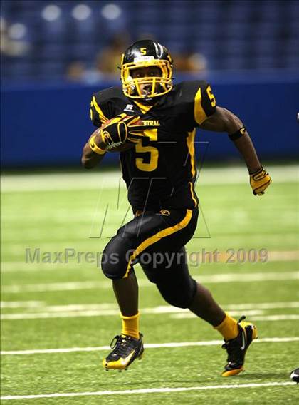 Thumbnail 3 in Steele vs. East Central (Texas Football Classic) photogallery.