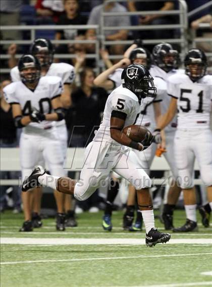 Thumbnail 2 in Steele vs. East Central (Texas Football Classic) photogallery.