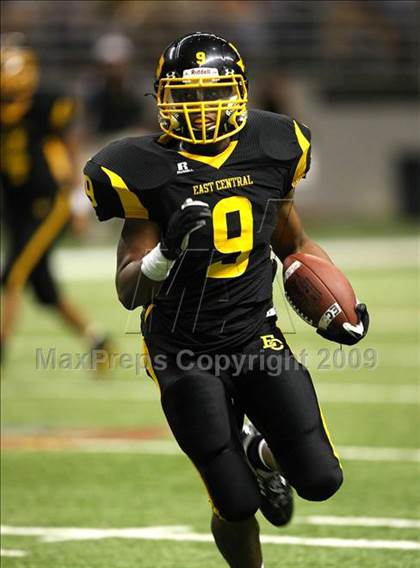 Thumbnail 2 in Steele vs. East Central (Texas Football Classic) photogallery.