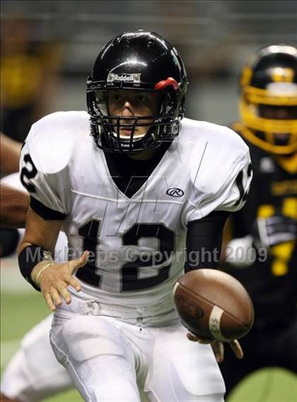 Thumbnail 2 in Steele vs. East Central (Texas Football Classic) photogallery.