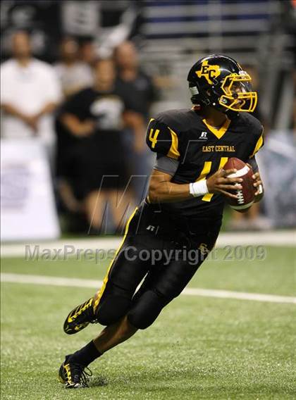 Thumbnail 3 in Steele vs. East Central (Texas Football Classic) photogallery.