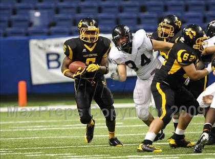 Thumbnail 1 in Steele vs. East Central (Texas Football Classic) photogallery.