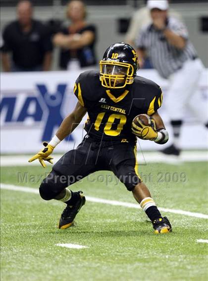 Thumbnail 1 in Steele vs. East Central (Texas Football Classic) photogallery.