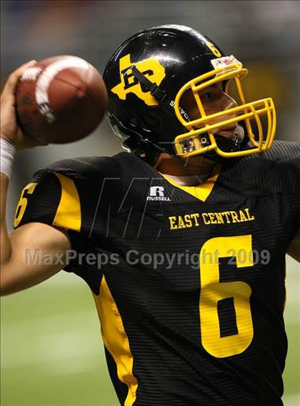 Thumbnail 2 in Steele vs. East Central (Texas Football Classic) photogallery.