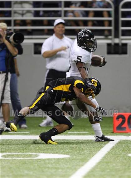 Thumbnail 3 in Steele vs. East Central (Texas Football Classic) photogallery.