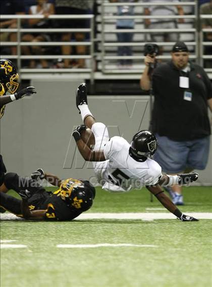 Thumbnail 1 in Steele vs. East Central (Texas Football Classic) photogallery.