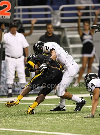Thumbnail 2 in Steele vs. East Central (Texas Football Classic) photogallery.