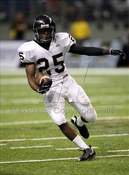 Thumbnail 2 in Steele vs. East Central (Texas Football Classic) photogallery.