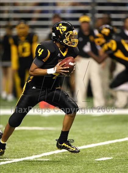Thumbnail 3 in Steele vs. East Central (Texas Football Classic) photogallery.