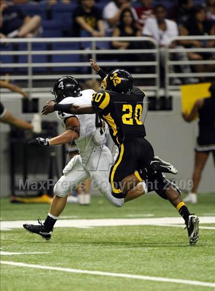 Thumbnail 2 in Steele vs. East Central (Texas Football Classic) photogallery.