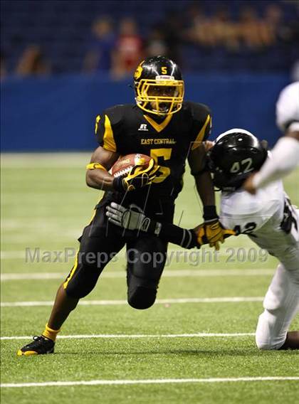 Thumbnail 1 in Steele vs. East Central (Texas Football Classic) photogallery.