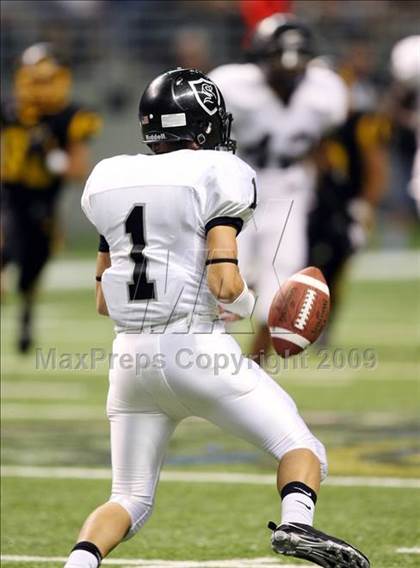 Thumbnail 2 in Steele vs. East Central (Texas Football Classic) photogallery.