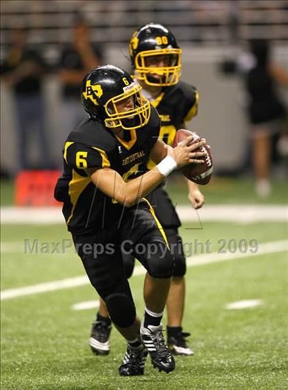 Thumbnail 1 in Steele vs. East Central (Texas Football Classic) photogallery.