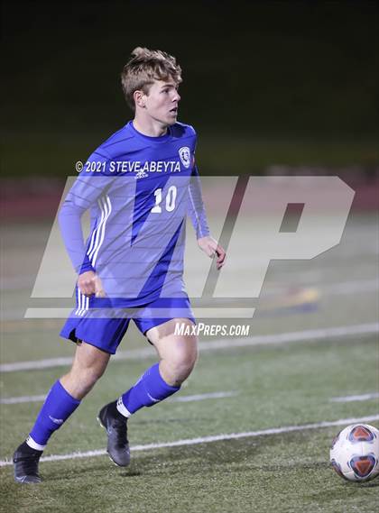 Thumbnail 2 in Regis Jesuit @ Grandview (CHSAA 5A 1st Round Playoff) photogallery.