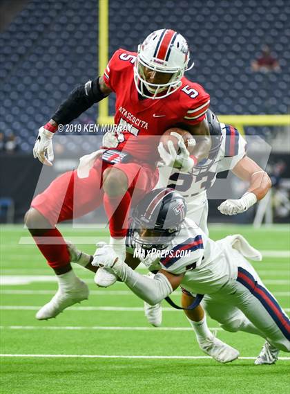 Thumbnail 2 in Tompkins vs Atascocita (UIL 6A Regional Playoff) photogallery.