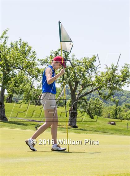 Thumbnail 2 in Section  9 Championship (Day 1) photogallery.