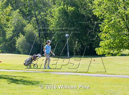 Thumbnail 1 in Section  9 Championship (Day 1) photogallery.