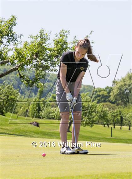 Thumbnail 3 in Section  9 Championship (Day 1) photogallery.