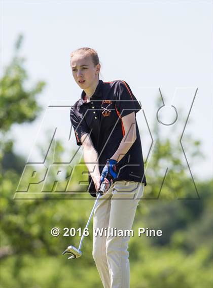 Thumbnail 2 in Section  9 Championship (Day 1) photogallery.
