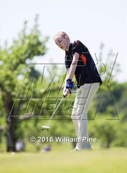 Thumbnail 1 in Section  9 Championship (Day 1) photogallery.