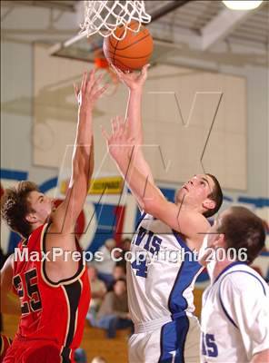 Thumbnail 1 in Jesuit vs. Davis  (Les Schwab Shootout) photogallery.