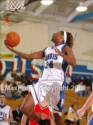 Thumbnail 1 in Jesuit vs. Davis  (Les Schwab Shootout) photogallery.