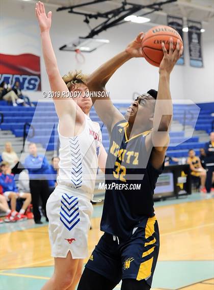 Thumbnail 2 in Grapevine vs. Nimitz (McDonald's Texas Invitational) photogallery.