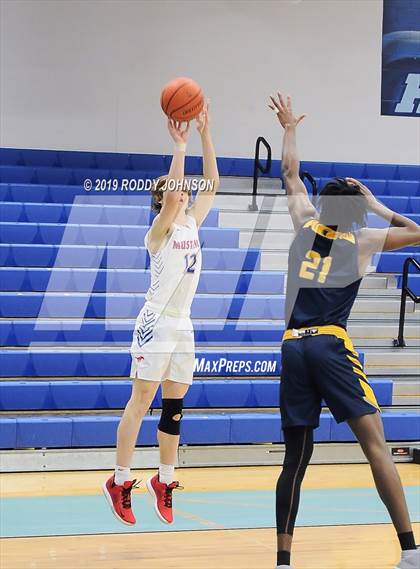 Thumbnail 3 in Grapevine vs. Nimitz (McDonald's Texas Invitational) photogallery.