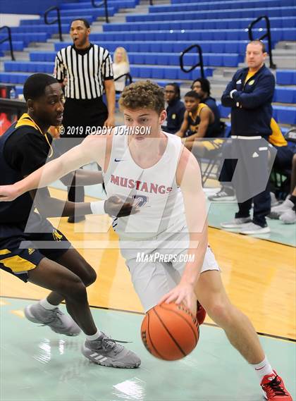 Thumbnail 2 in Grapevine vs. Nimitz (McDonald's Texas Invitational) photogallery.