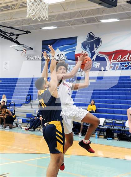Thumbnail 3 in Grapevine vs. Nimitz (McDonald's Texas Invitational) photogallery.