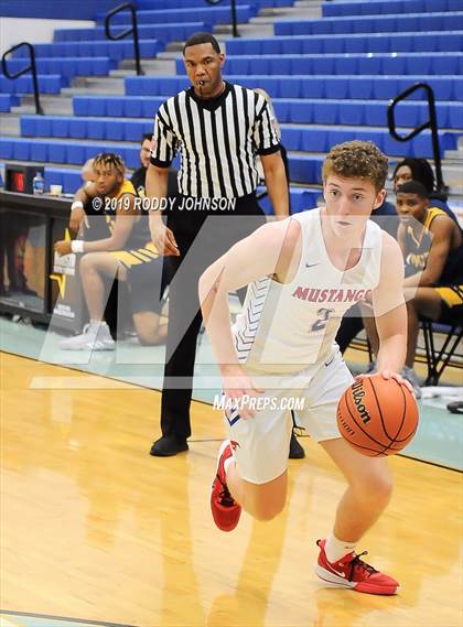Thumbnail 1 in Grapevine vs. Nimitz (McDonald's Texas Invitational) photogallery.