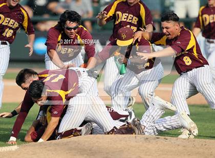 Thumbnail 2 in Deer Park vs. Reagan (UIL 6A Final) photogallery.