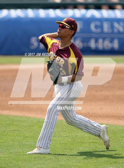 Thumbnail 2 in Deer Park vs. Reagan (UIL 6A Final) photogallery.