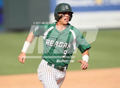 Thumbnail 2 in Deer Park vs. Reagan (UIL 6A Final) photogallery.