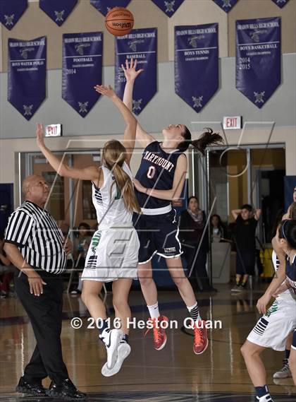 Thumbnail 3 in Marymount vs. Woodinville (MaxPreps Holiday Classic) photogallery.