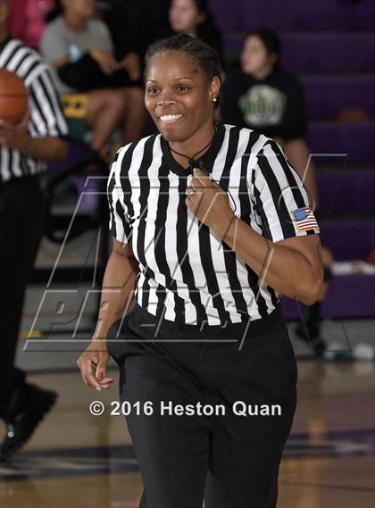 Thumbnail 3 in Marymount vs. Woodinville (MaxPreps Holiday Classic) photogallery.
