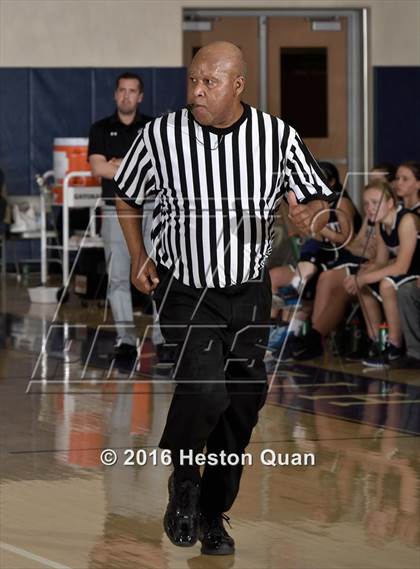 Thumbnail 3 in Marymount vs. Woodinville (MaxPreps Holiday Classic) photogallery.